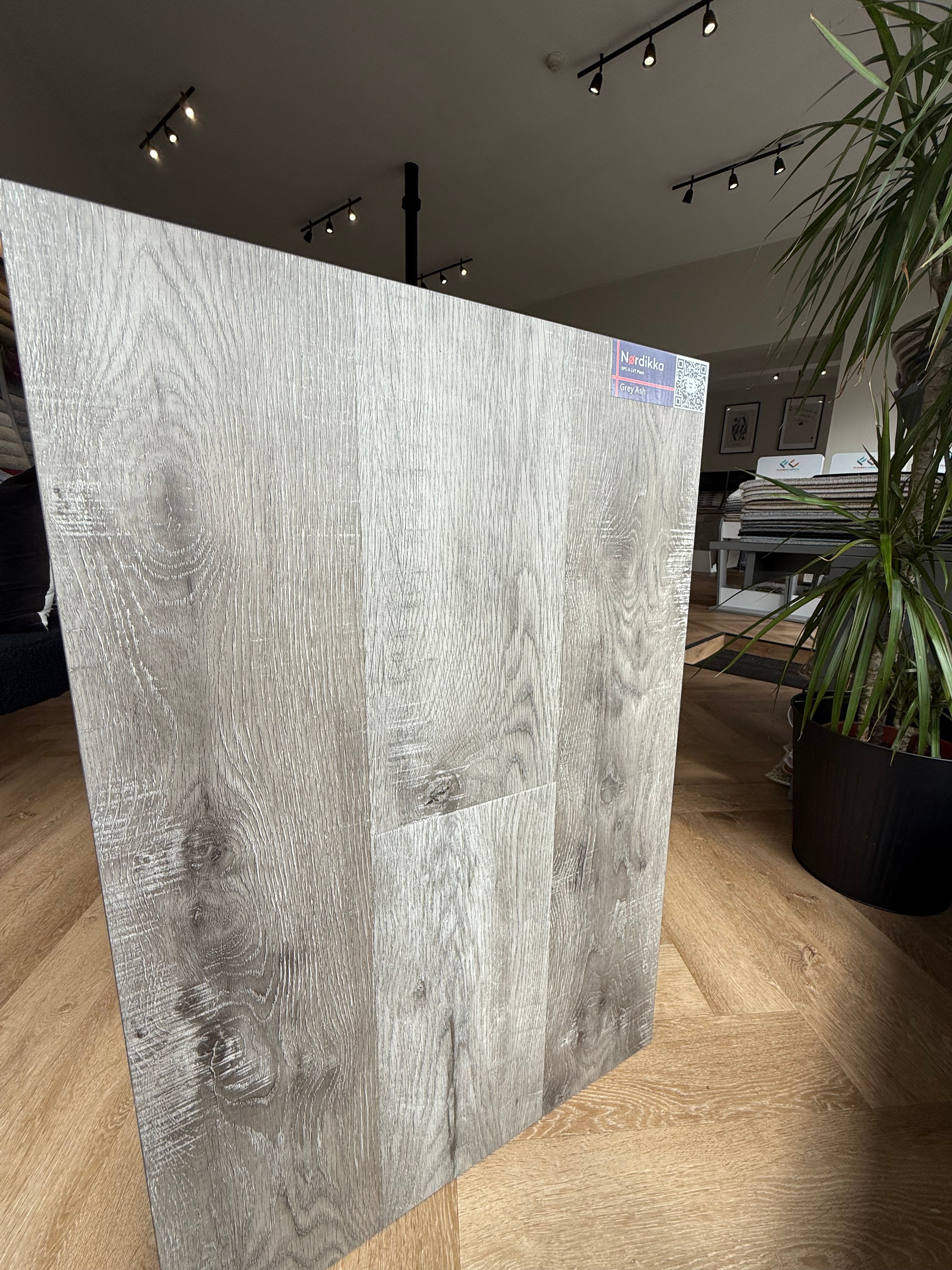 Nordikka Plank LVT Grey Ash