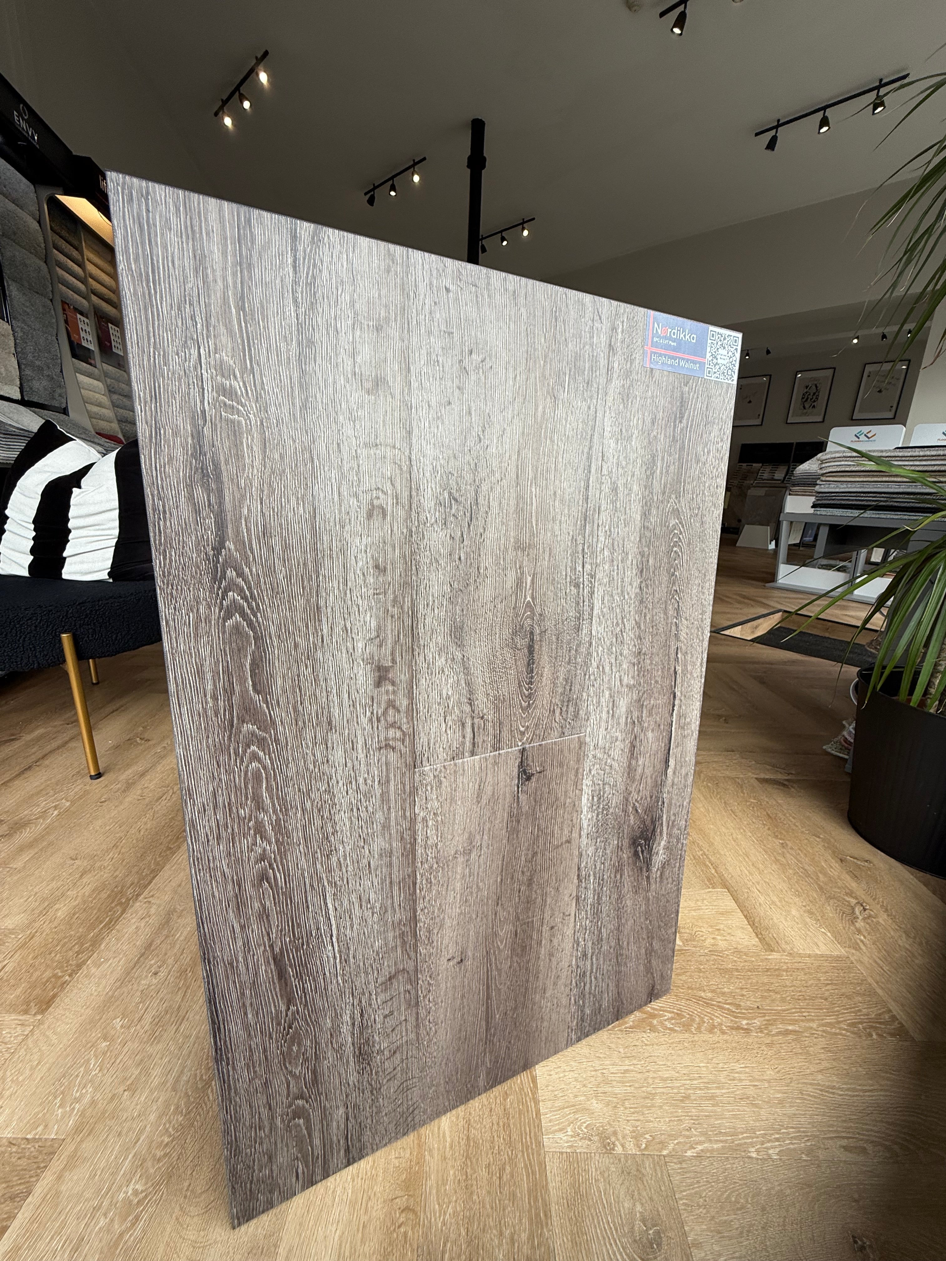 Nordikka Plank LVT Highland Walnut