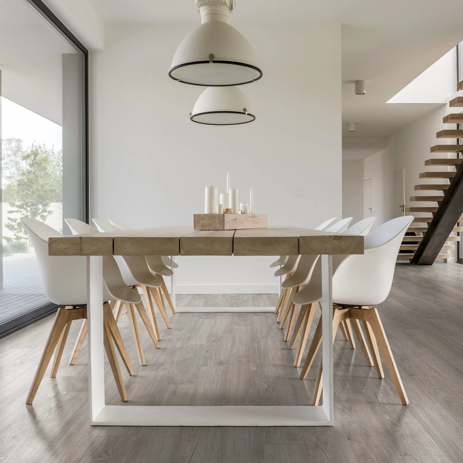 Luvanto Design Wood Plank flooring in Winter Oak with warm wood tones